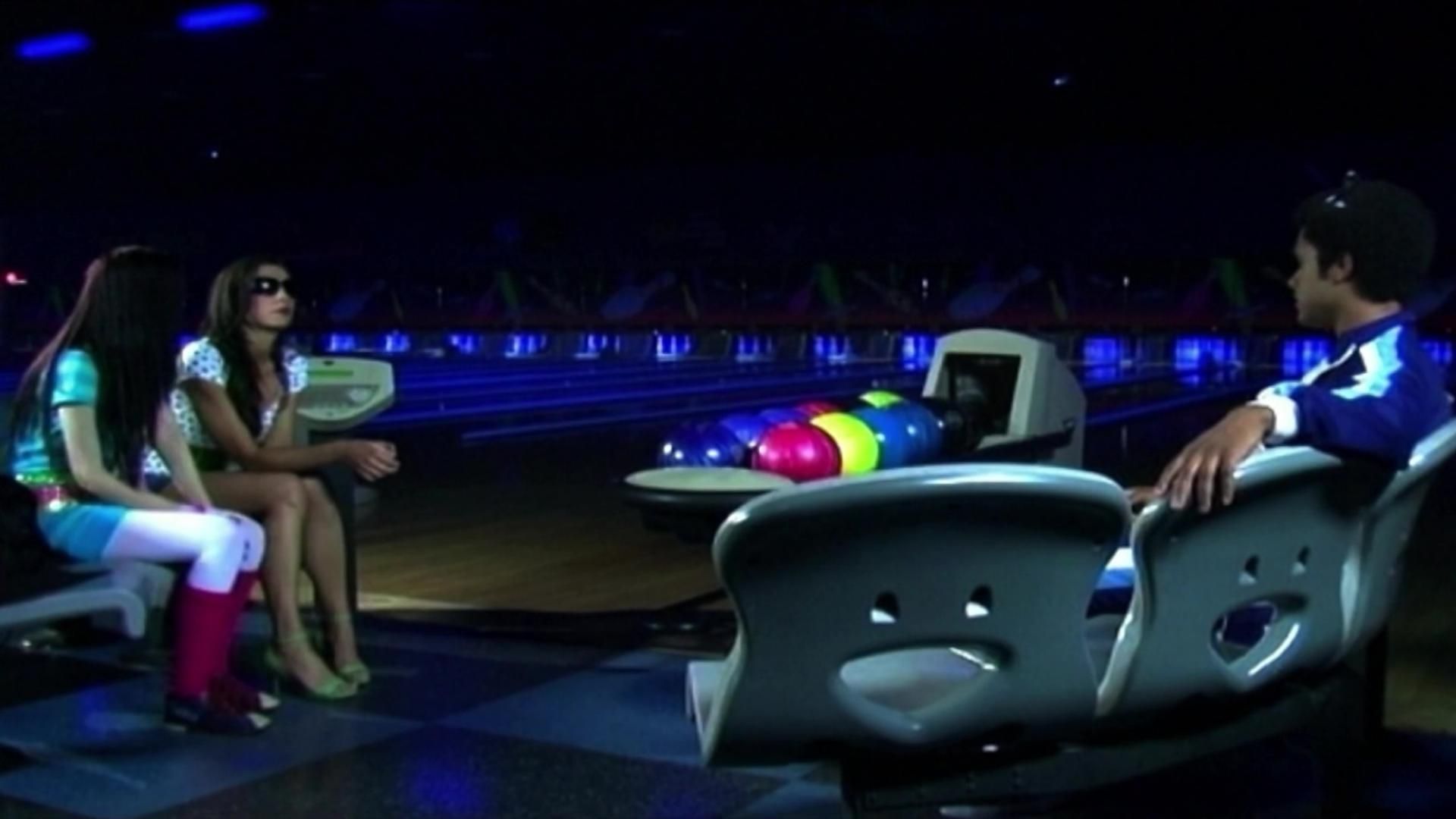 Gutterballs без цензуры Gutterballs цензуры